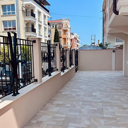 Bella Deluxe Апартаменты Равда