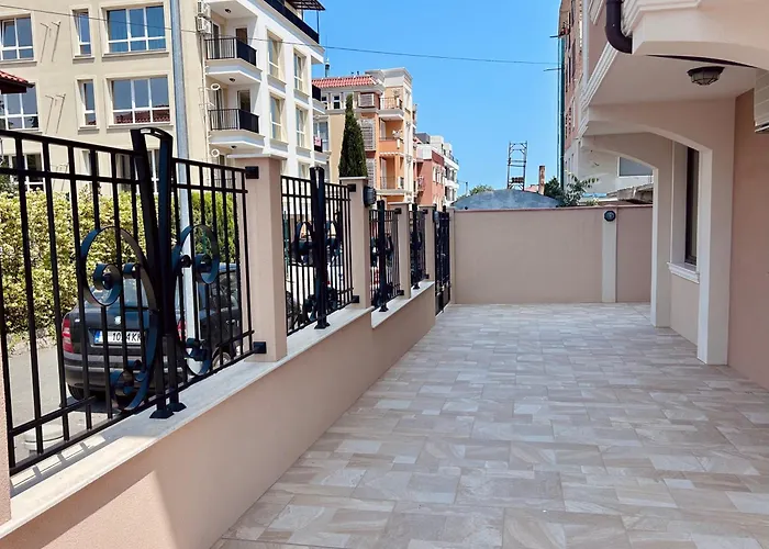 Bella Deluxe Appartamento Ravda